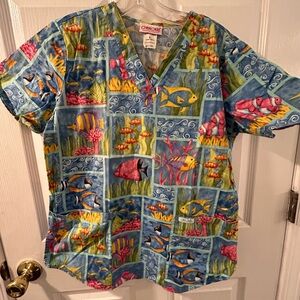 Cherokee women’s scrub top size small